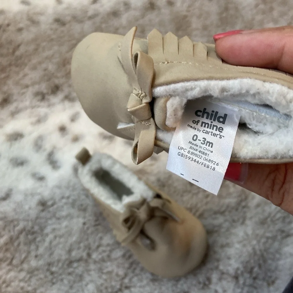 Carter’s suede moccasins shoes baby girls size 0-3 months faux fur boho western